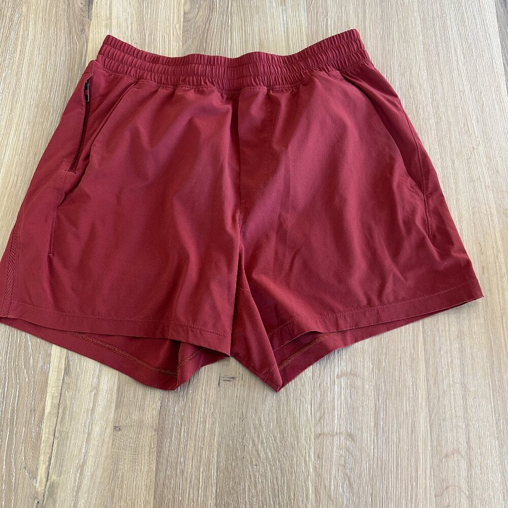 Lululemon Men's Pace Breaker Linerless Short 5" Size M in Burnt Orange
